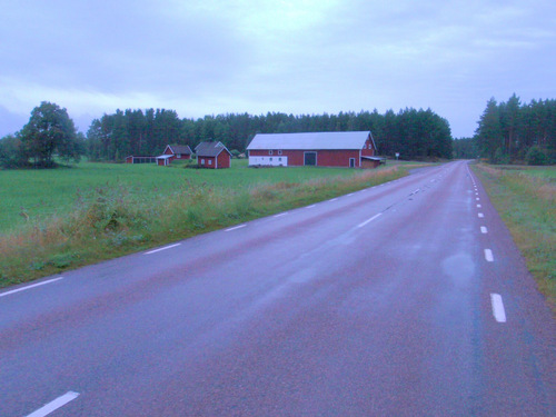 Cycling to Askersund.